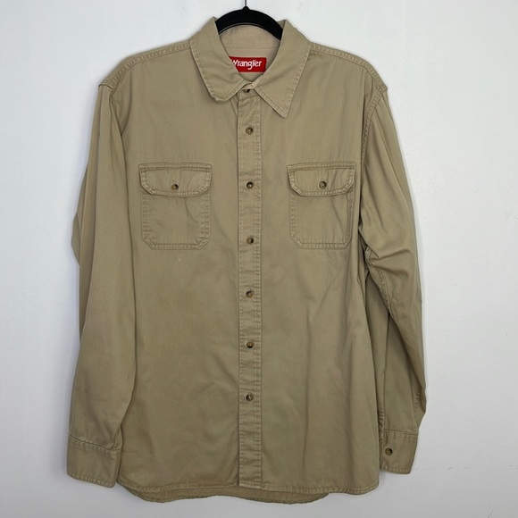 Wrangler Other - Wrangler neutral thick cotton buttons down shirt
